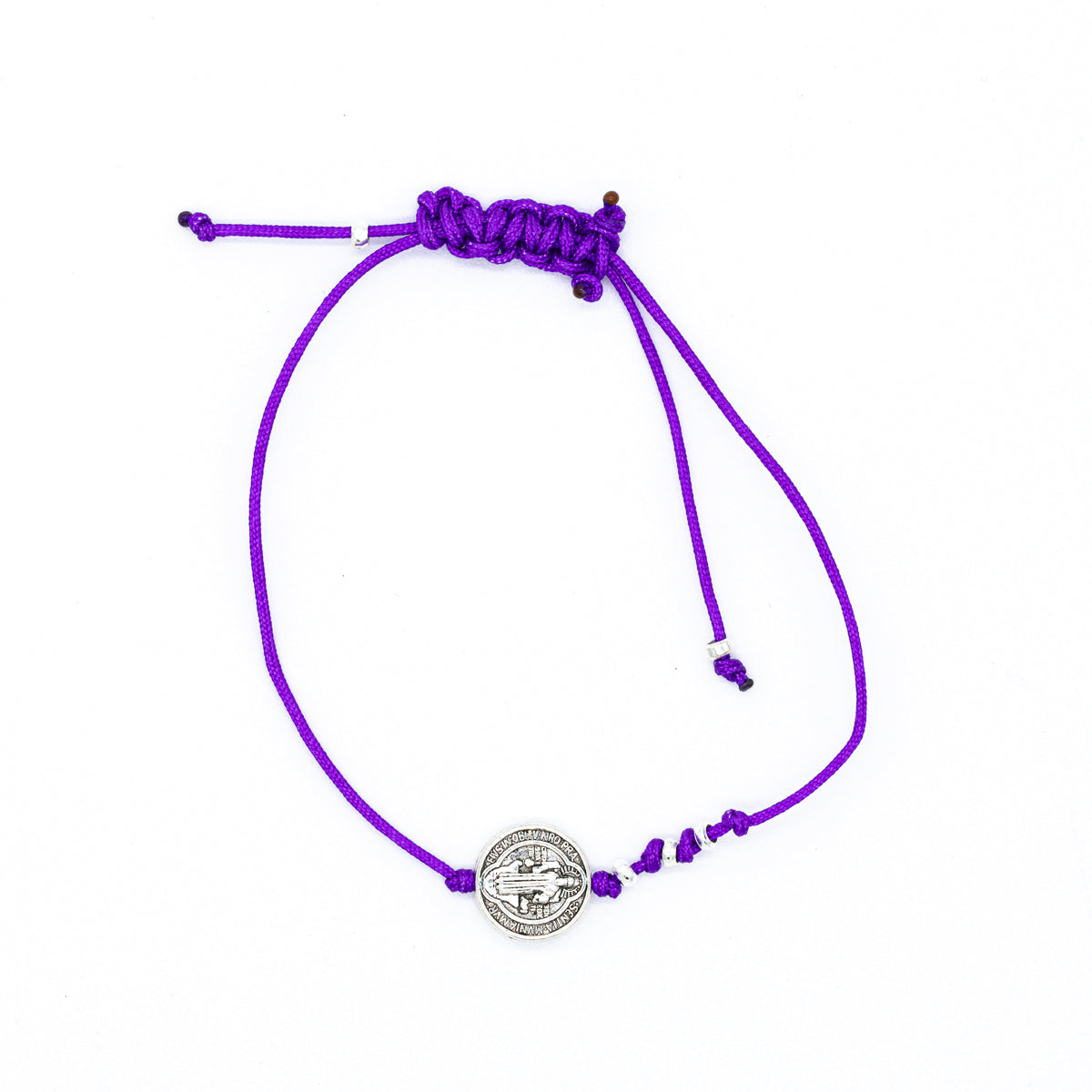 Pulsera San Benito con hilo de colores variados