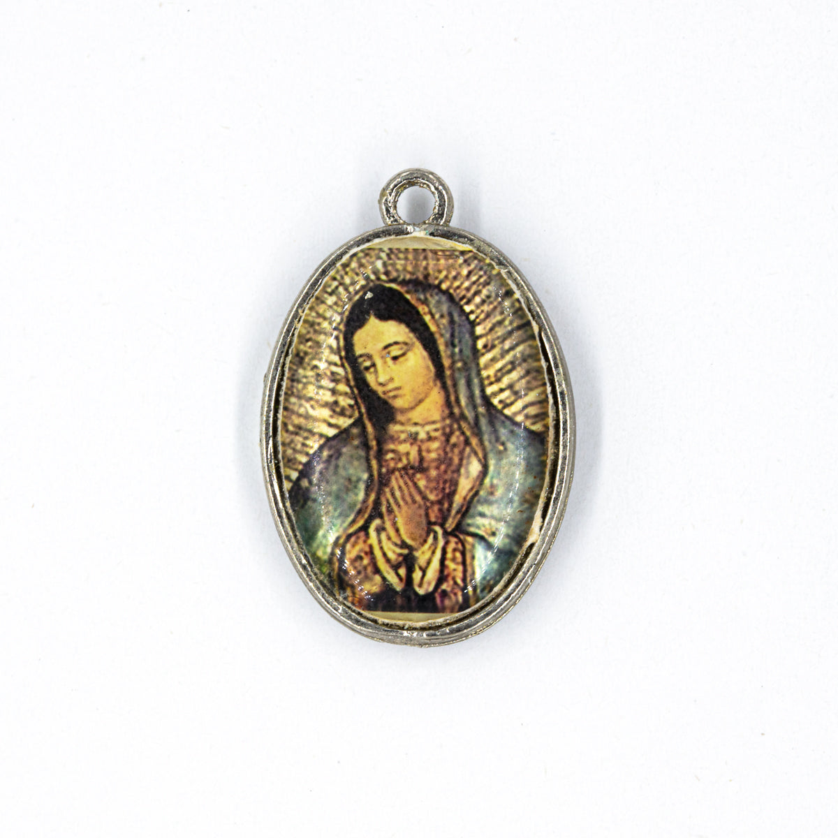Medalla con imagen del Padre Pío y la Virgen de Guadalupe