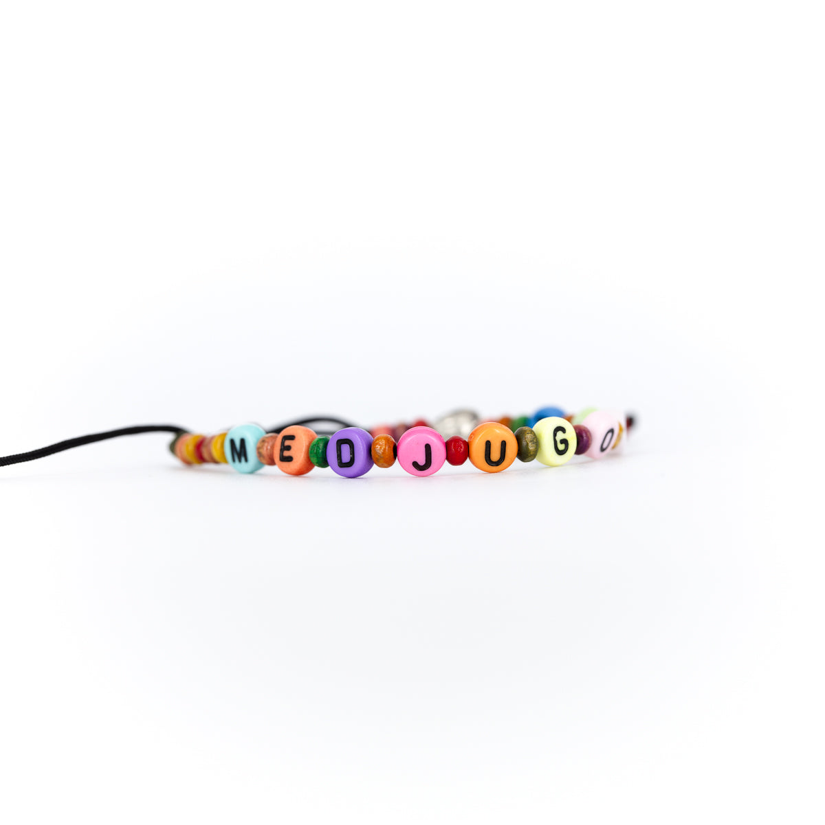 Pulsera con cuentas de colores con leyenda "Medugorje"