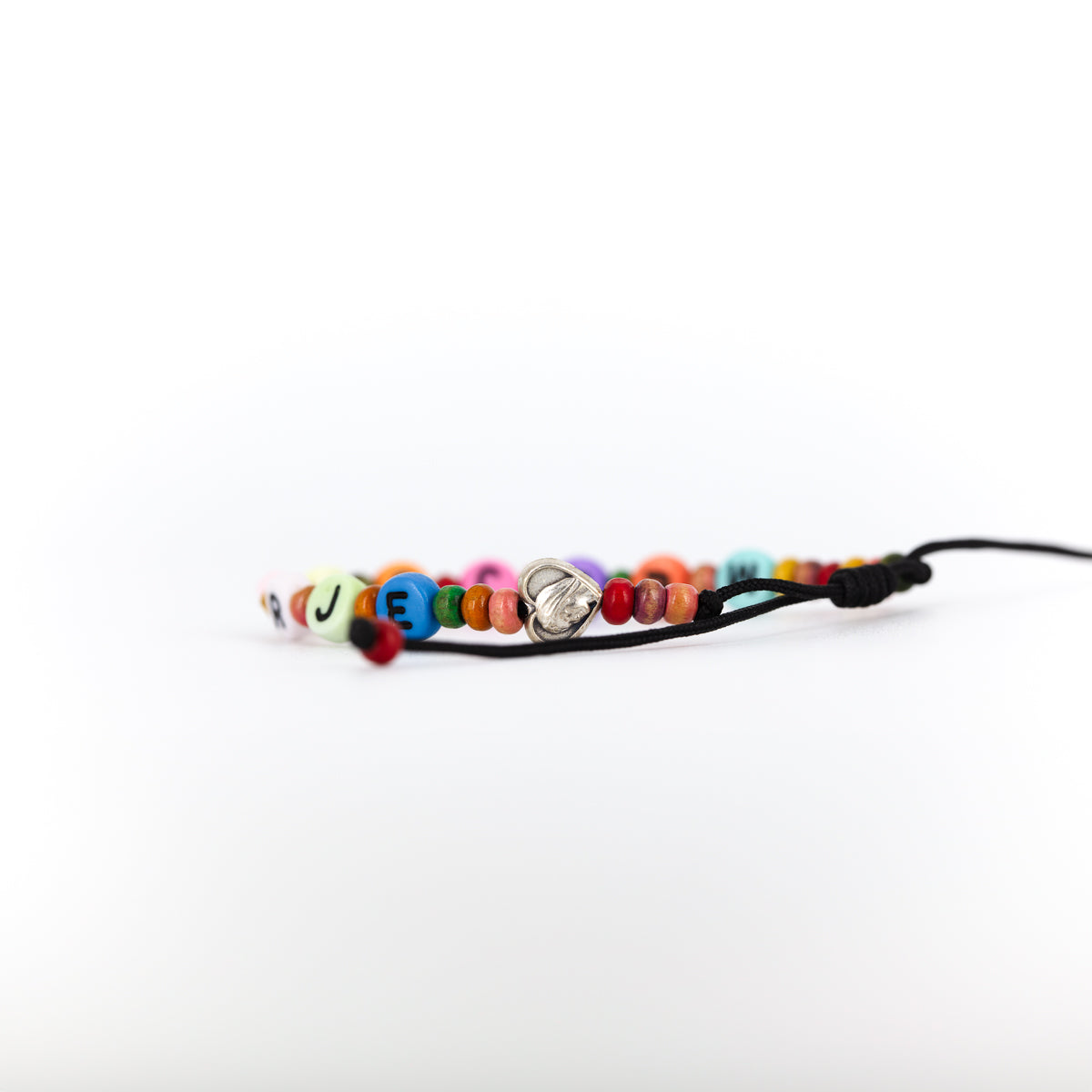 Pulsera con cuentas de colores con leyenda "Medugorje"