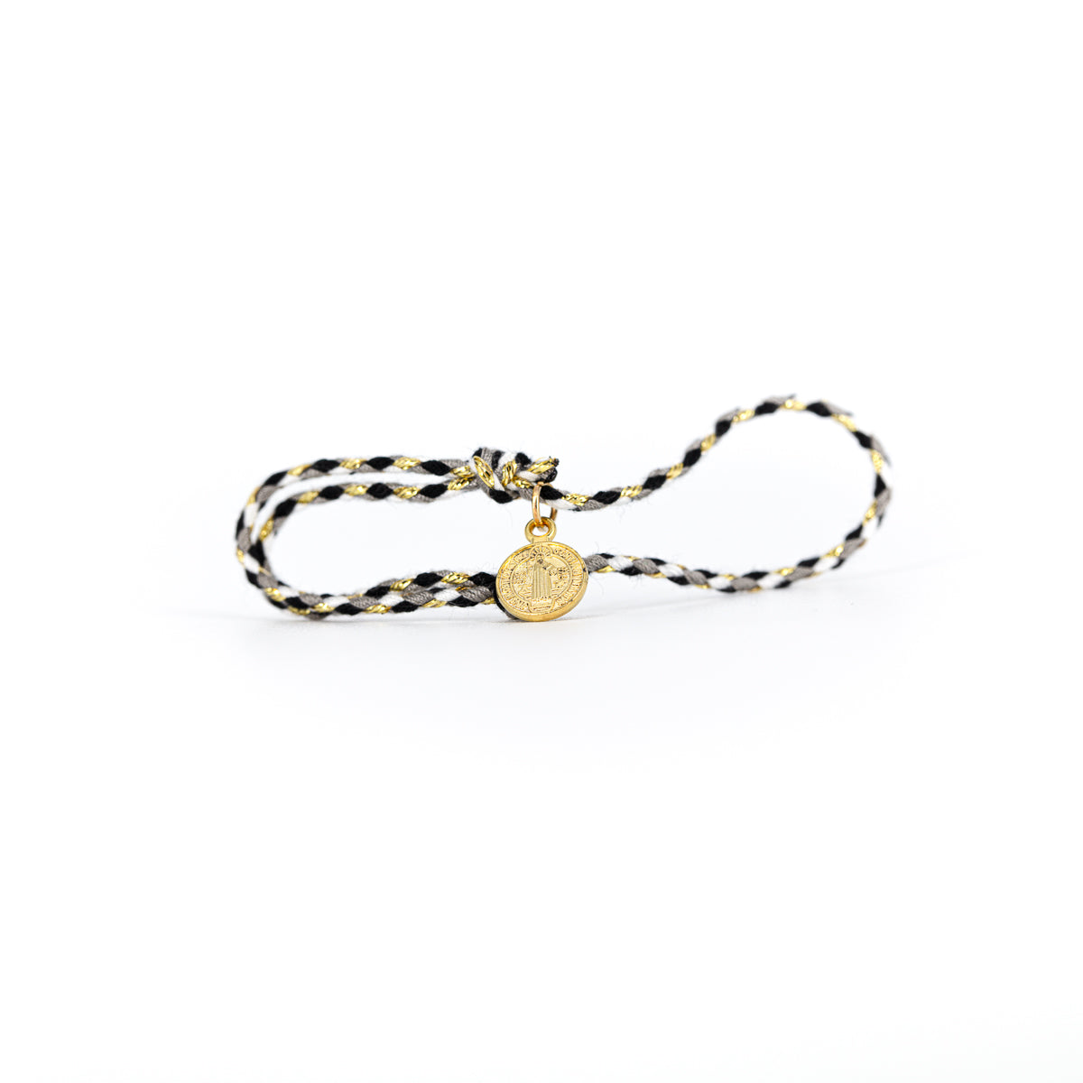 Pulsera San Benito con hilo de colores variados