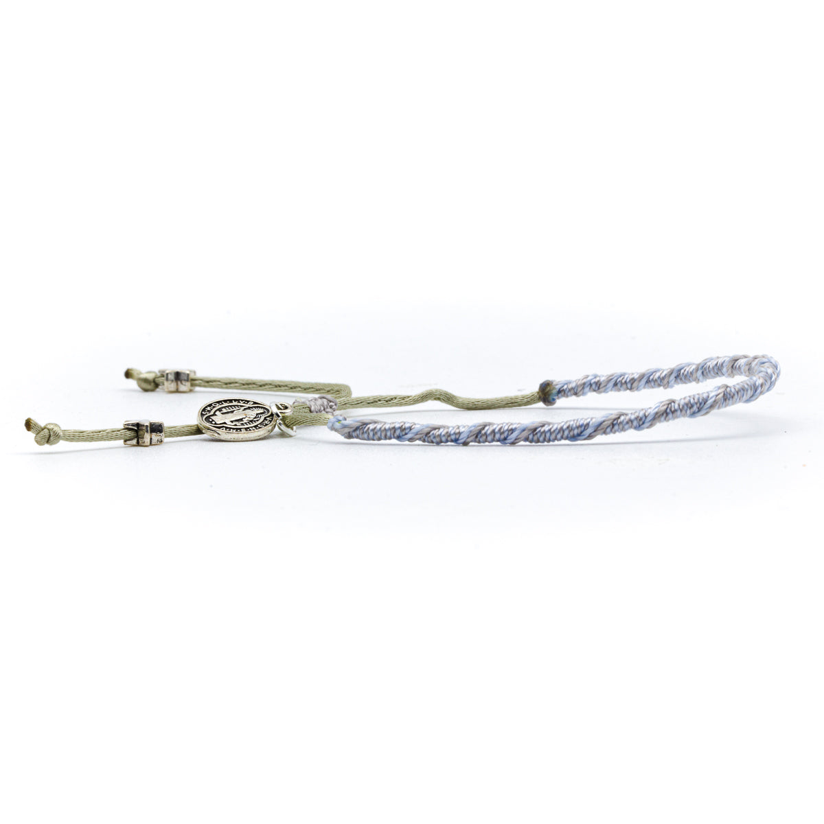 Pulsera popote San Benito con hilo de colores variados