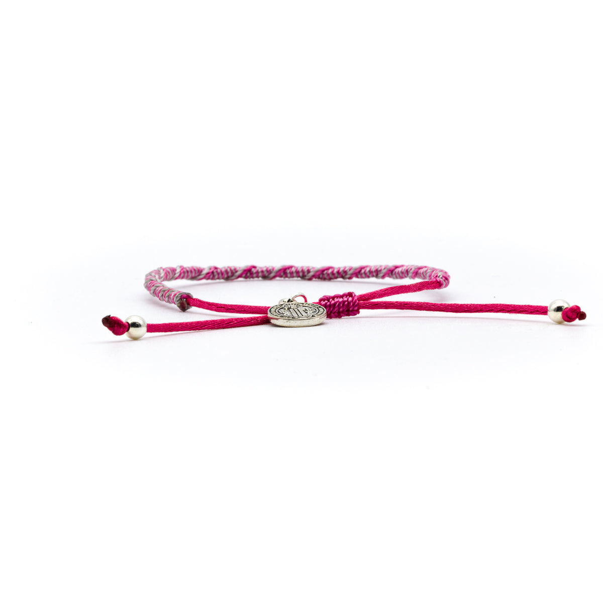 Pulsera popote San Benito con hilo de colores variados