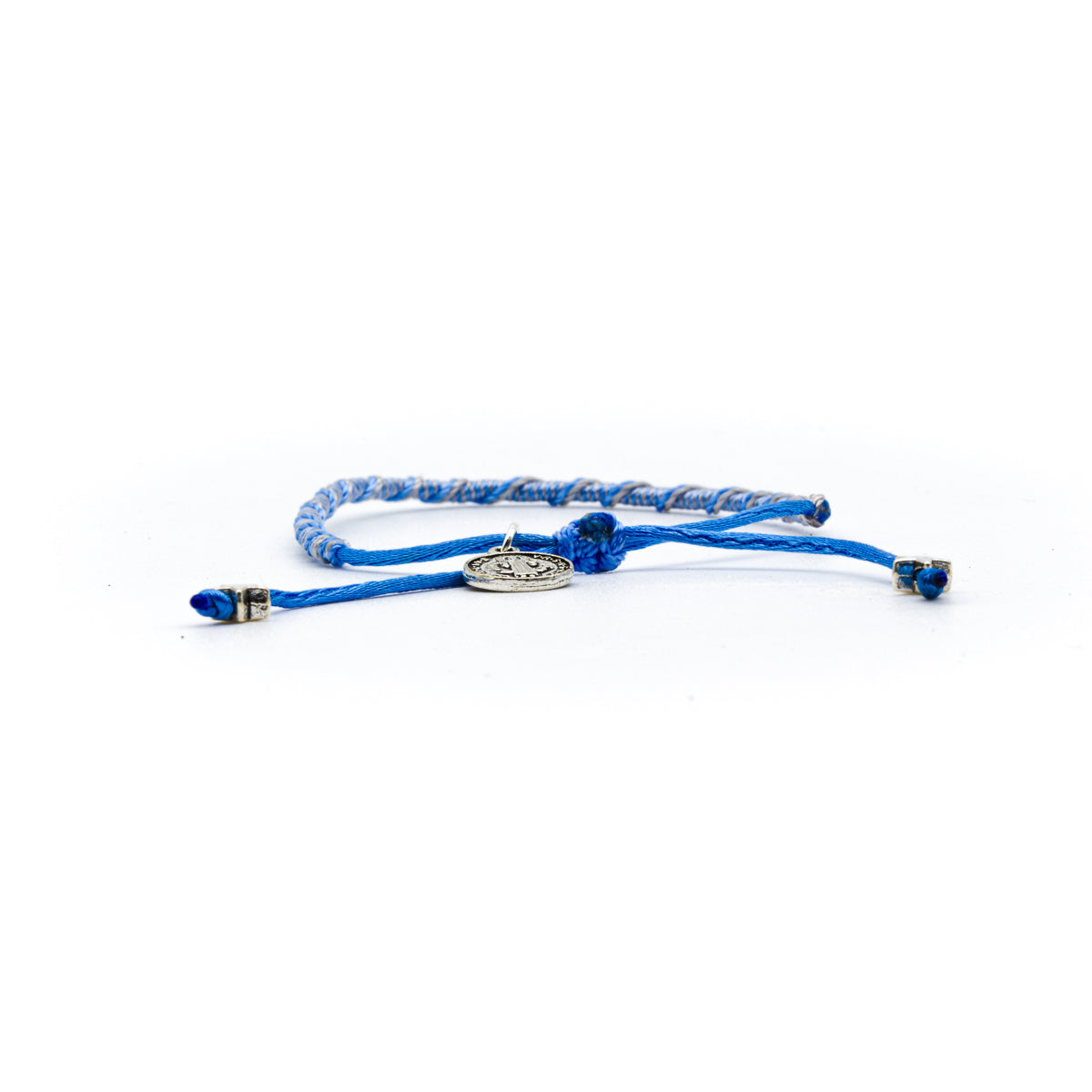 Pulsera popote San Benito con hilo de colores variados