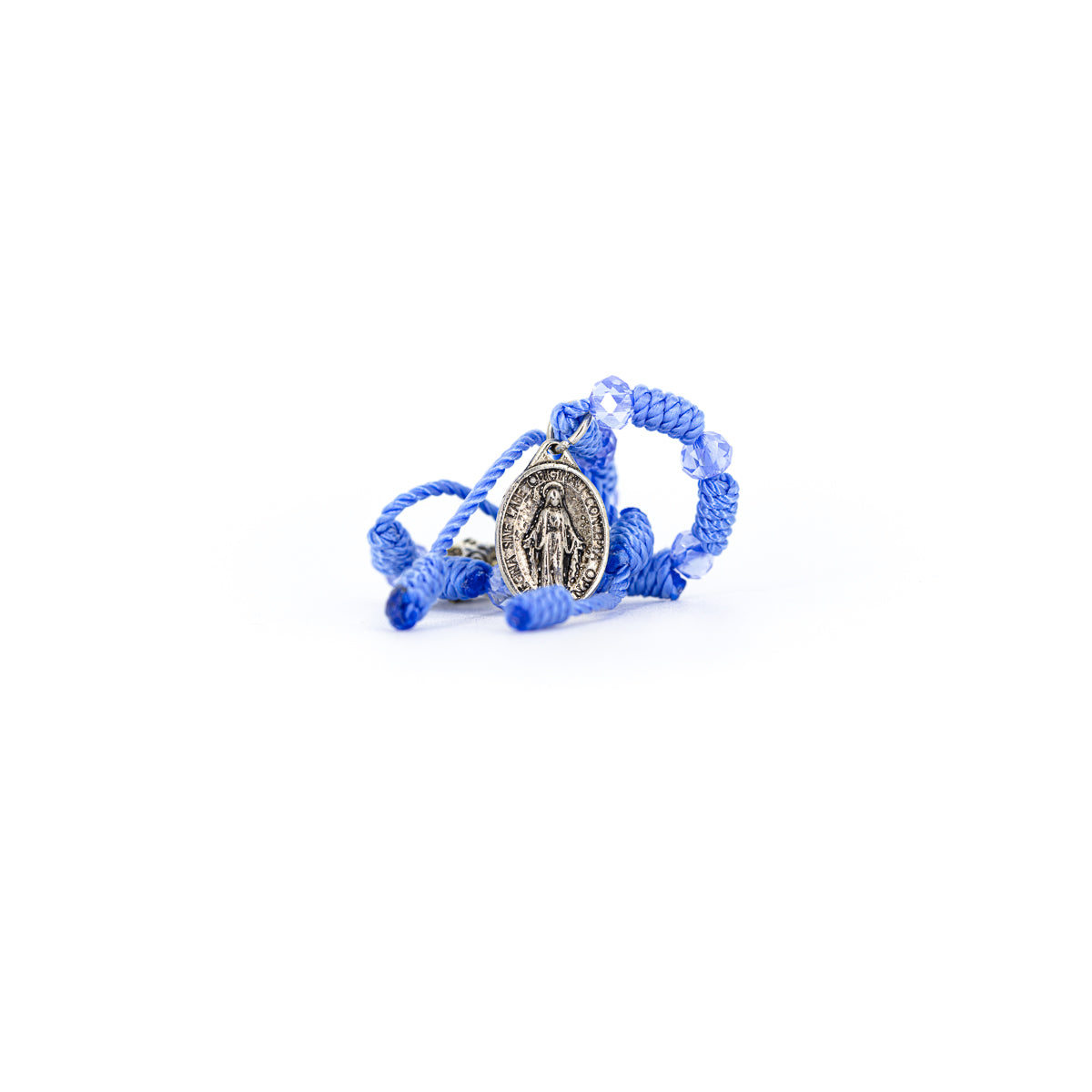 Pulsera de nudos y cuentas de metal