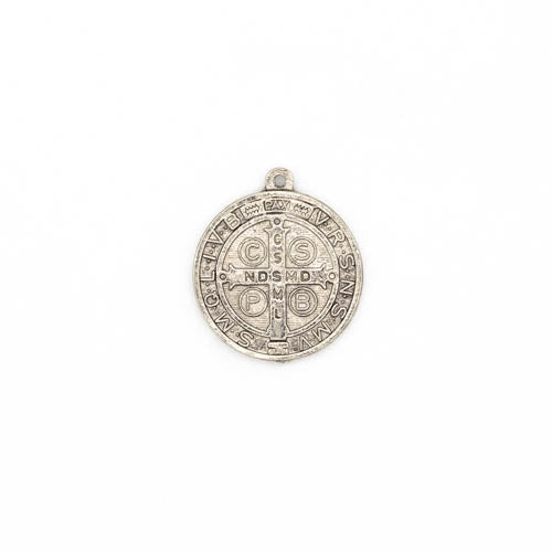 Medalla con imagen de San Benito y cruz de San Benito