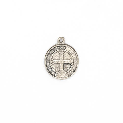 Medalla con imagen de San Benito y cruz de San Benito